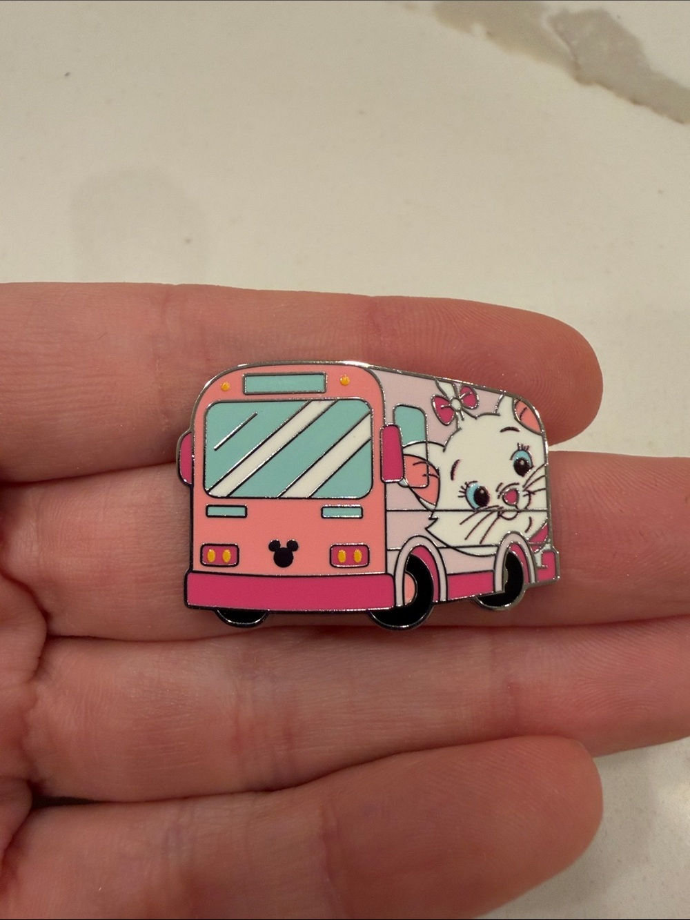 Disneyland 2026 Wave A Hidden Mickey - Bus pin - Marie